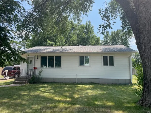 2805 W 4th St, Grand Island, NE 68803