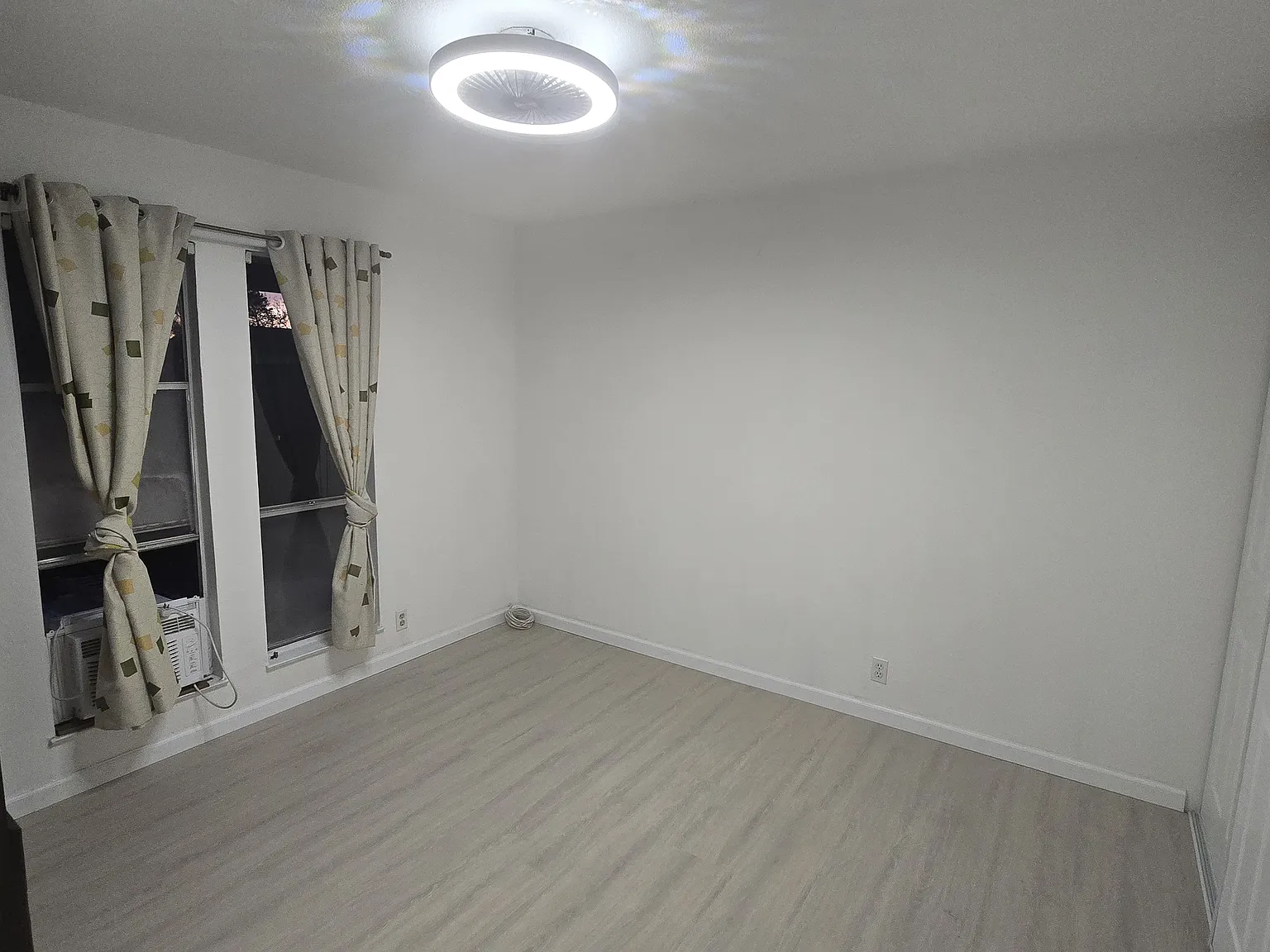 2 bed, 1.5 bath, 1006 sqft, $2,598 — Photo 4