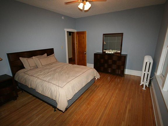 4th image of 919 Dayton Ave