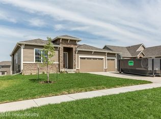 5327 163rd St, Urbandale, IA 50323