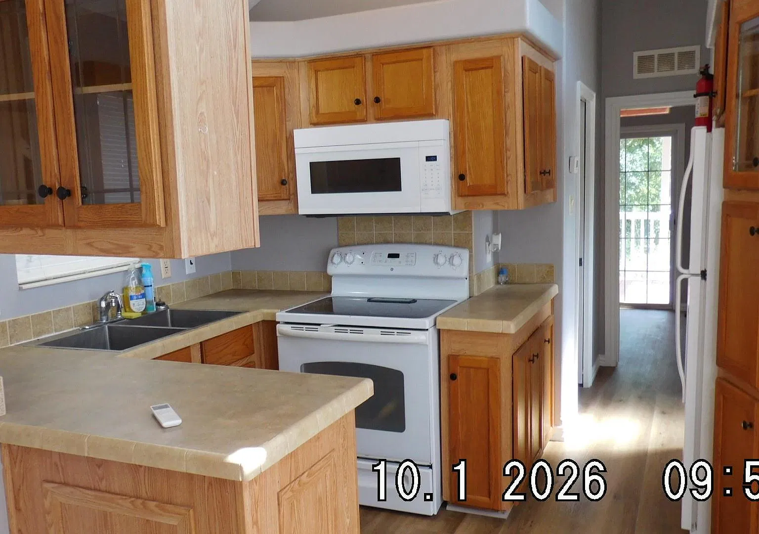 1 bed, 1.0 bath, 320 sqft, $1,100 — Photo 3