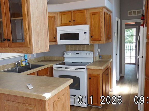 3rd image of 12000 Fm 1484 Rd