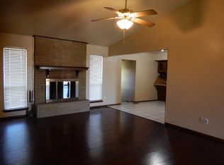 608 SW 25th St, Moore, OK 73160