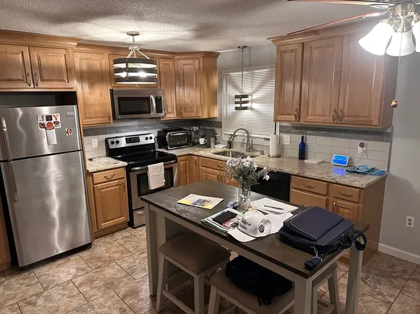 33 Morse St Unit 1, Ludlow, MA 01056