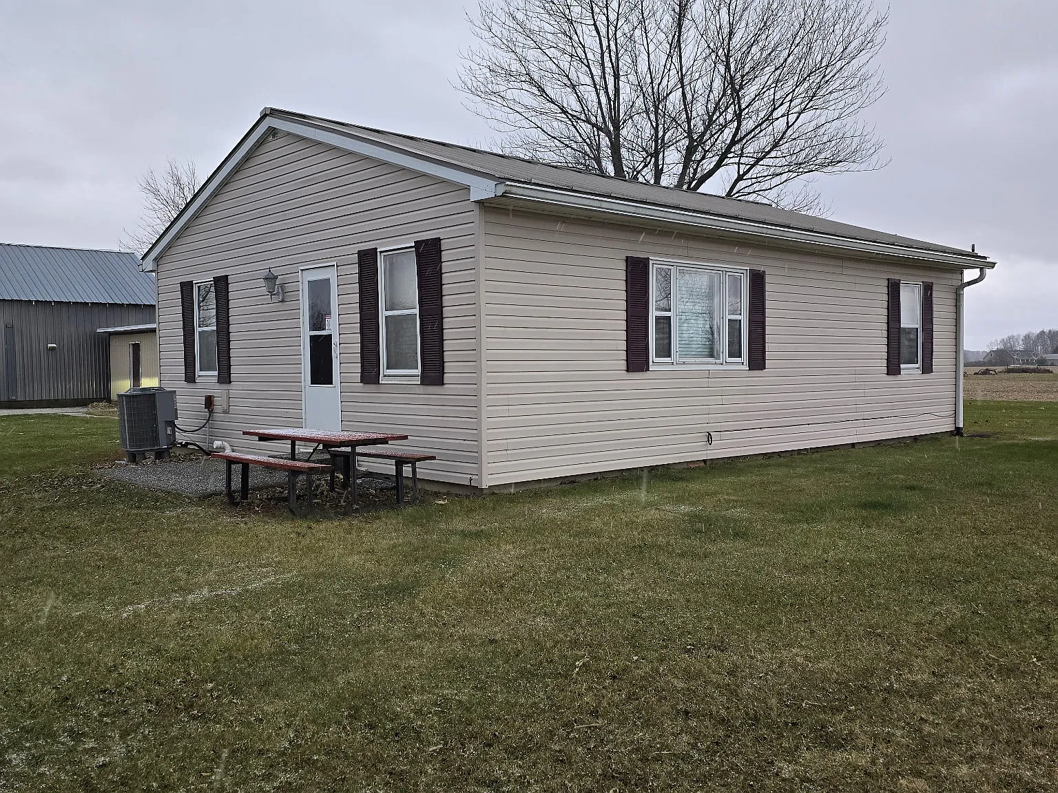 2 bed, 936 sqft, $1,100 — Photo 1