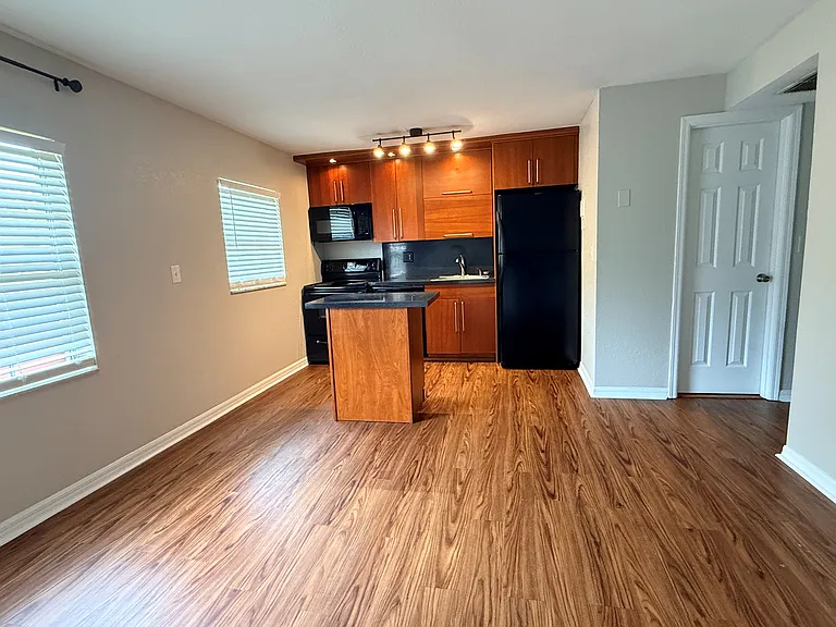 1533 Catherine St #40 — Photo 3