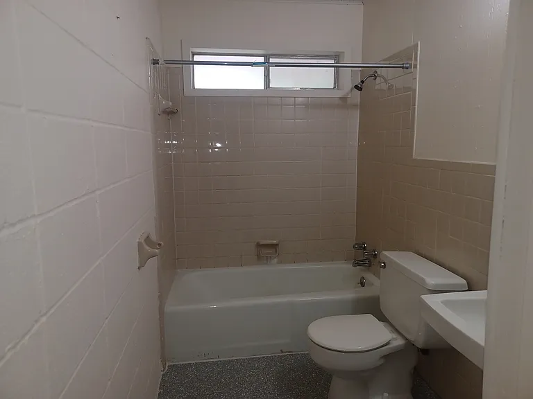 1719 Oakley Ct #1 — Photo 5