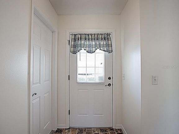 3rd image of 1800 Hinckley Ln
