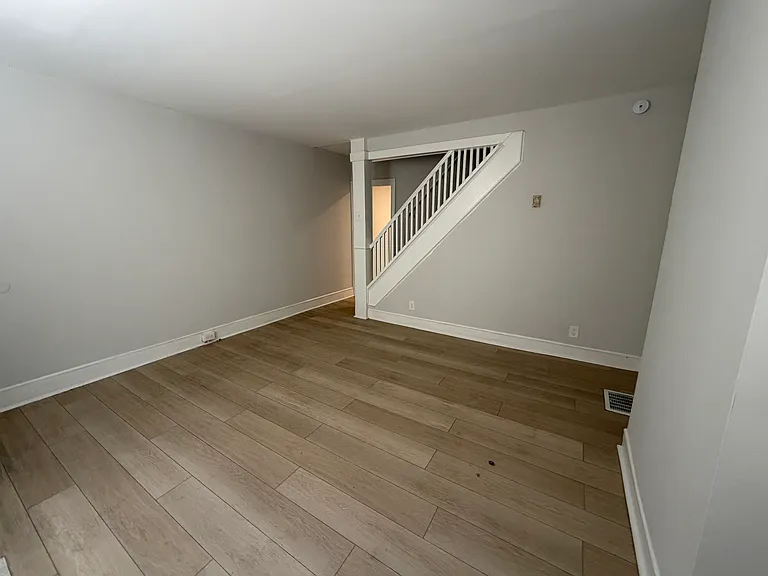 1114 Lancaster Ave — Photo 13