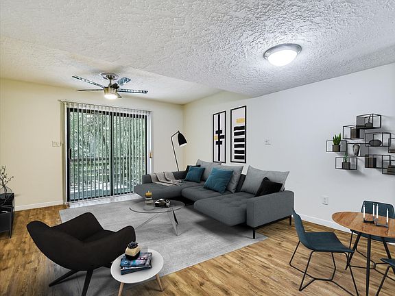 Townhome D1 - Living Room