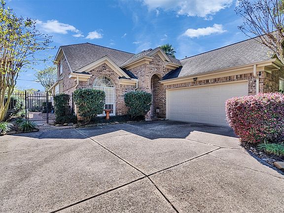 3rd image of 16735 Manningtree Ln