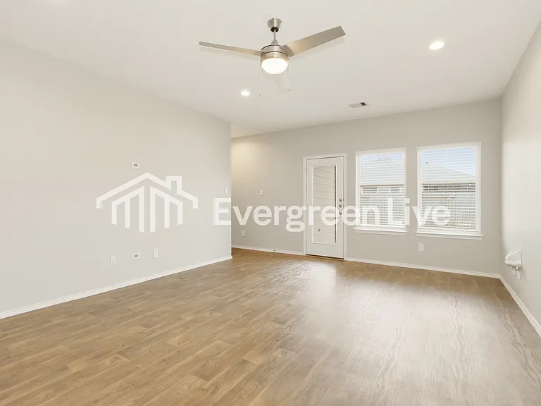 9909 Glen Brook Ln — Photo 7