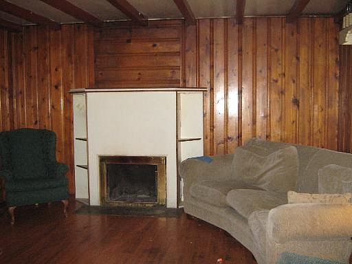 4th image of 39330 N Emmaus Ave