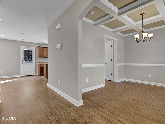4th image of 904 Gulf Chase Court