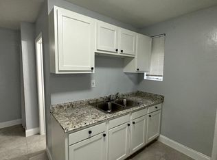 1046 W 8th St #1048, Jacksonville, FL 32209