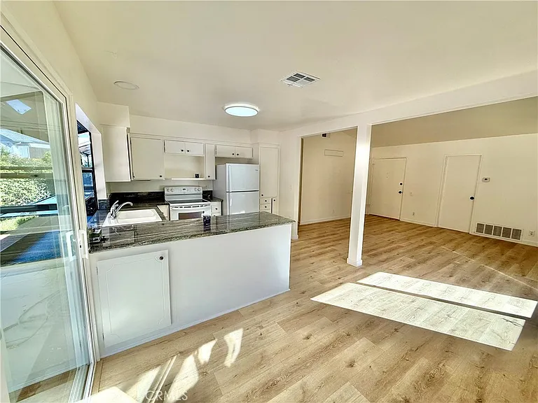 635 Flaming Star Ave — Photo 8