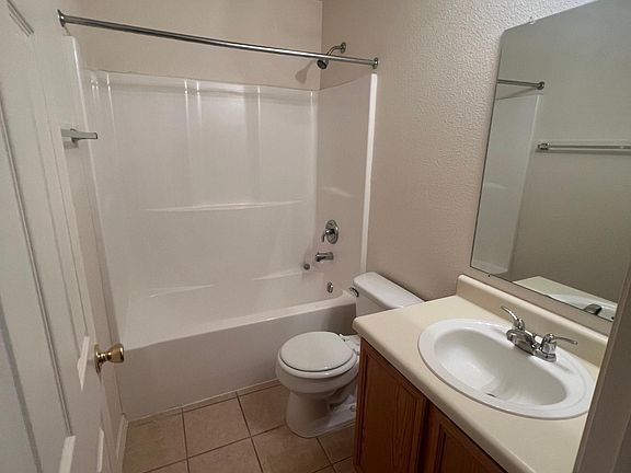 5th image of 9 Kamary Ln #15407