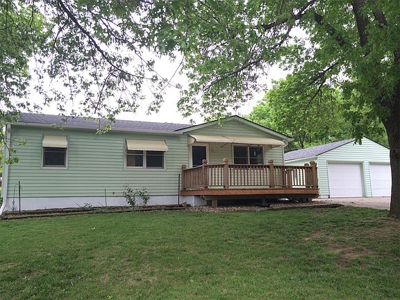 3rd image of 213 Lois Ln