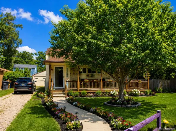 35014 Lewis St, Westland, MI 48185