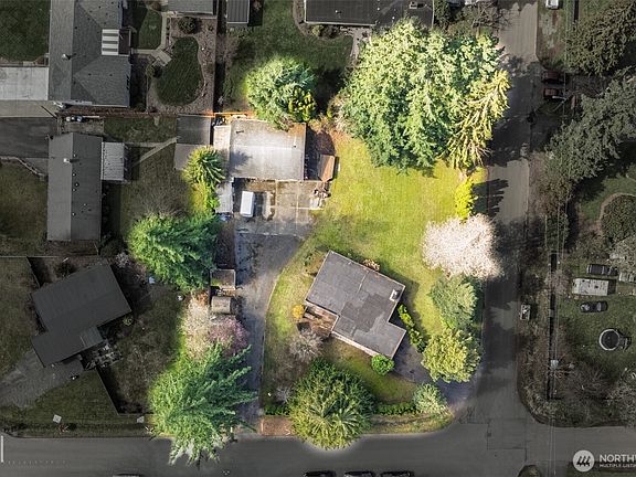 4th image of 16055 SE 135th Street
