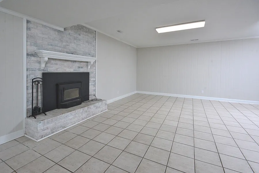 916 Sandlewood Drive - 2 — Photo 2