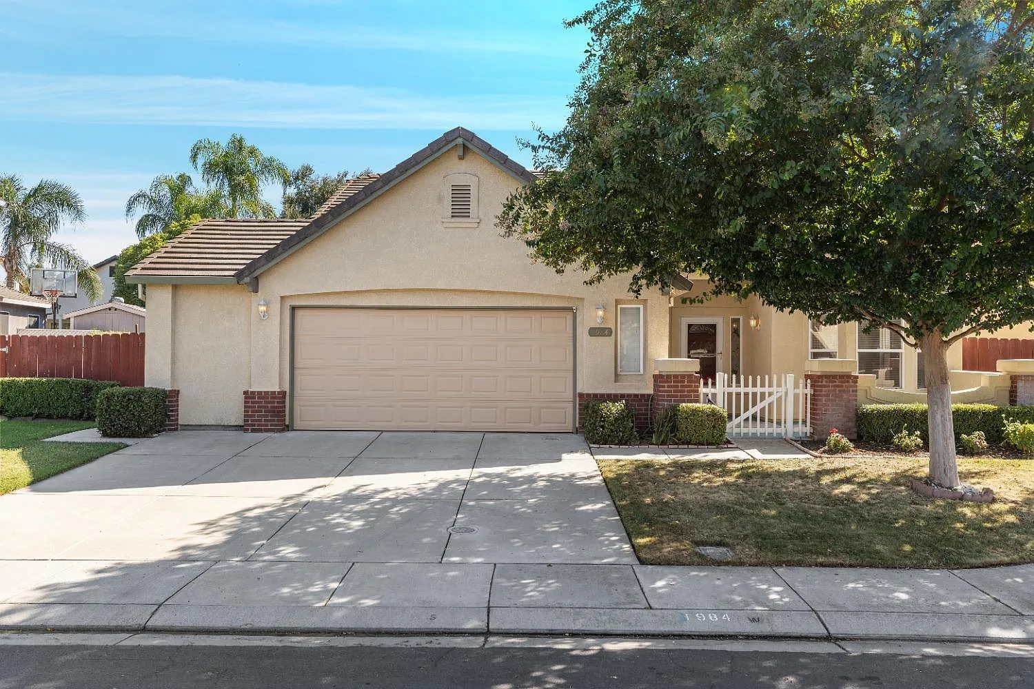 1984 Northgate Dr photo 1