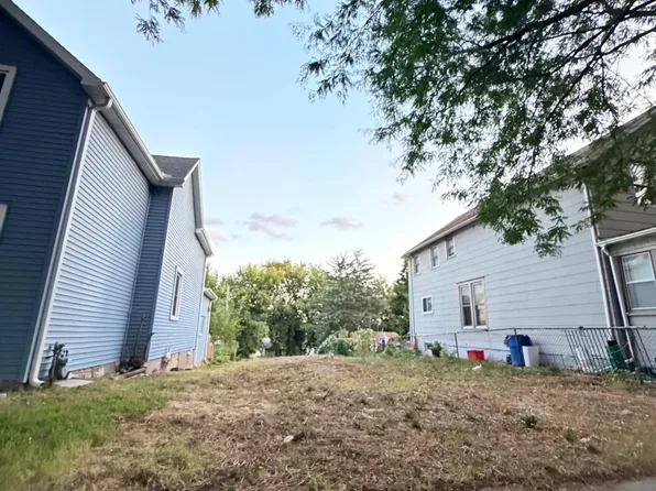 914 York Ave, Saint Paul, MN 55106