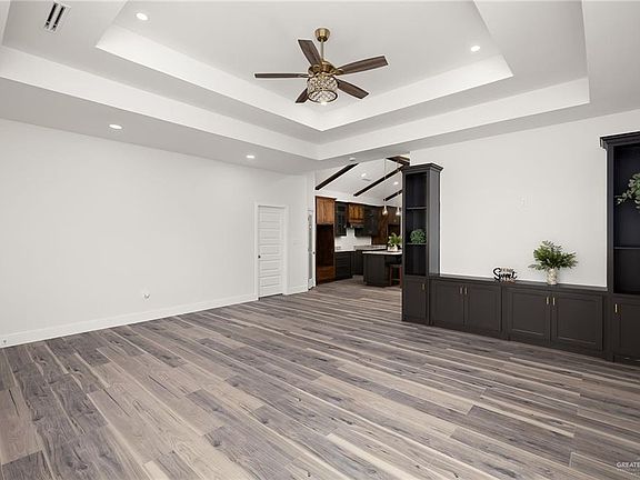 2nd image of 3027 W 6th St