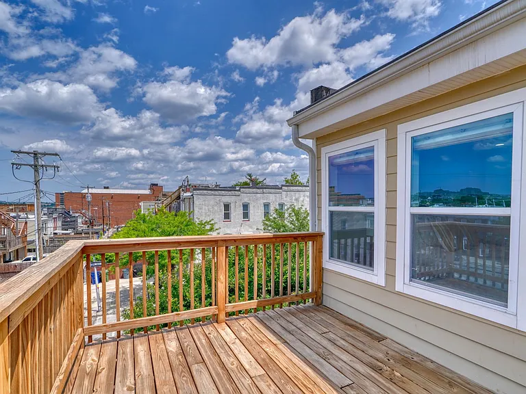 300 S Clinton St — Photo 44