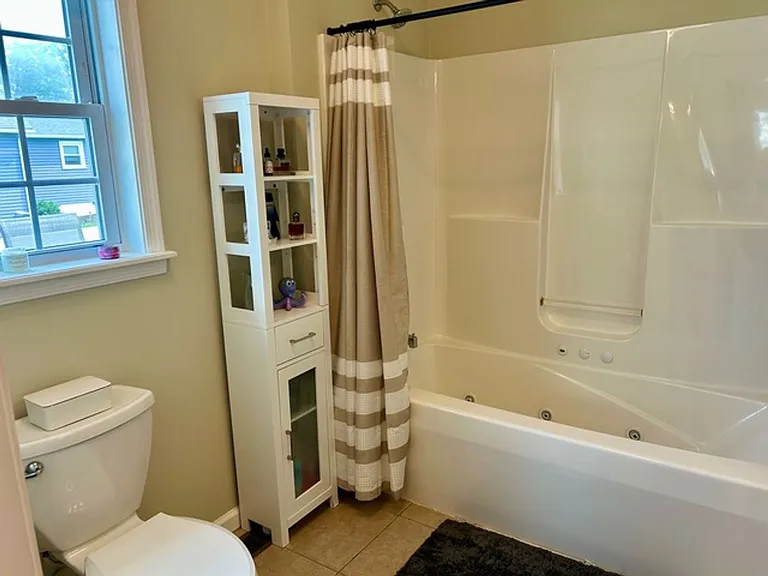 402 Gloucester Ave — Photo 12