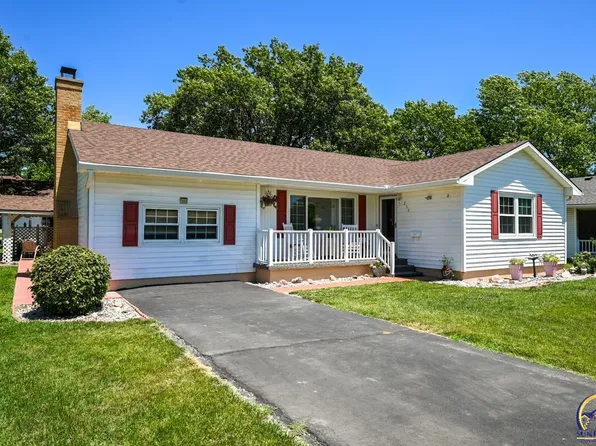 230 Ellinwood St, Osage City, KS 66523