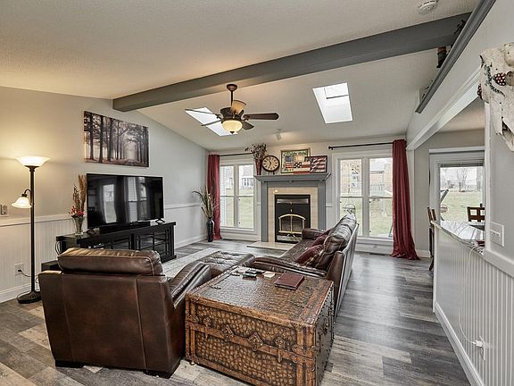 4th image of 818 Haversham Dr