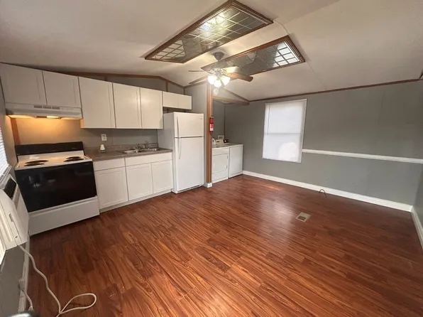 (undisclosed Address), Clearfield, KY 40313