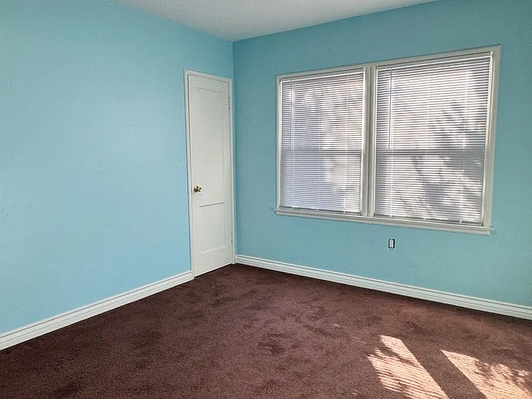 2444 Pacific Ave — Photo 9