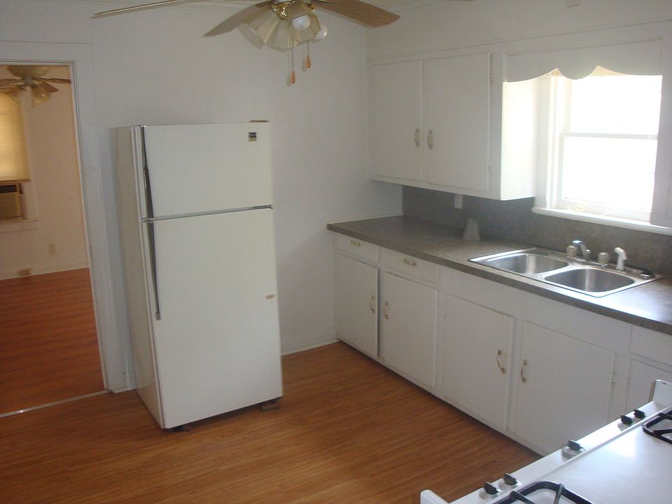 2nd image of 906 Terry St #A-b