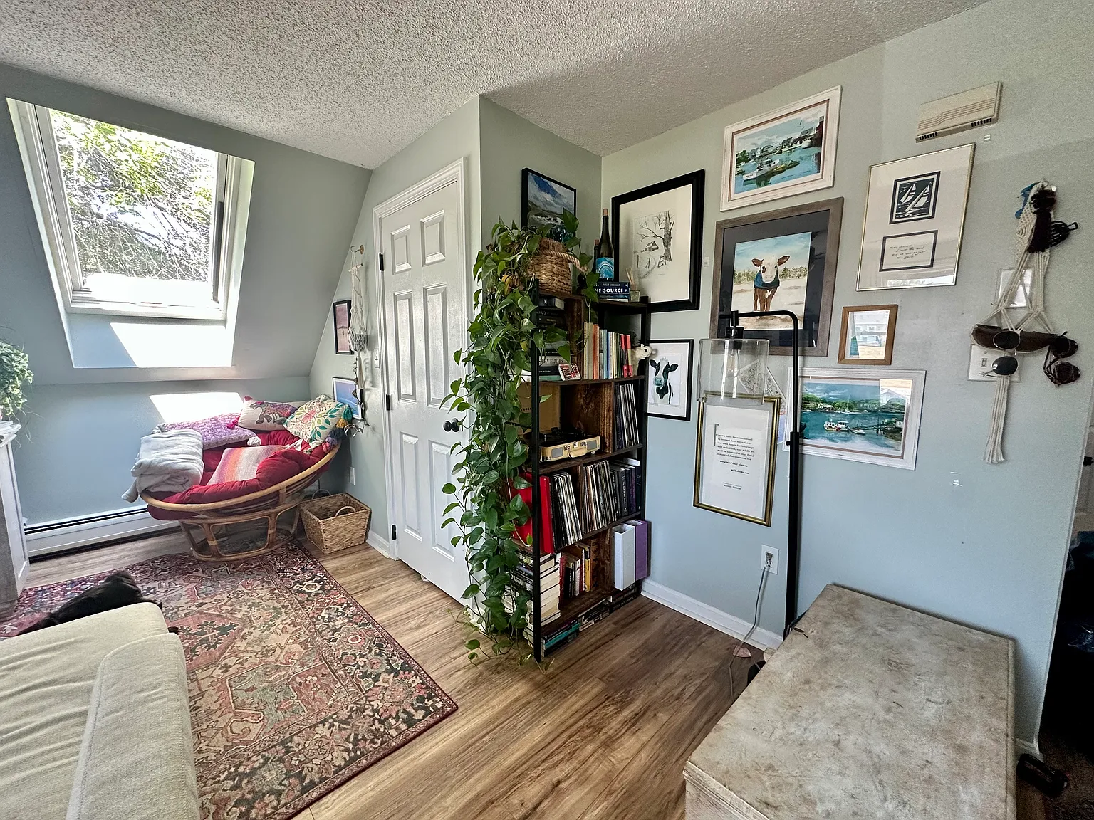 2 bed, 1000 sqft, $2,300 — Photo 2