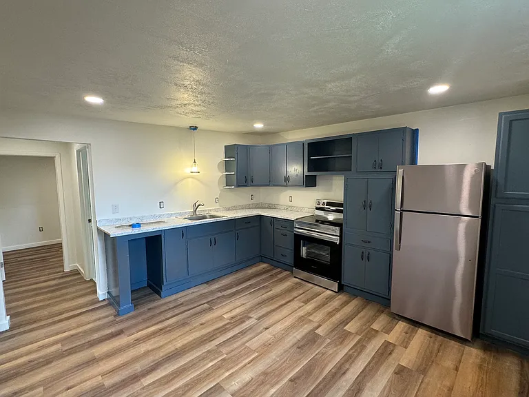 140 Chess St #2 — Photo 2