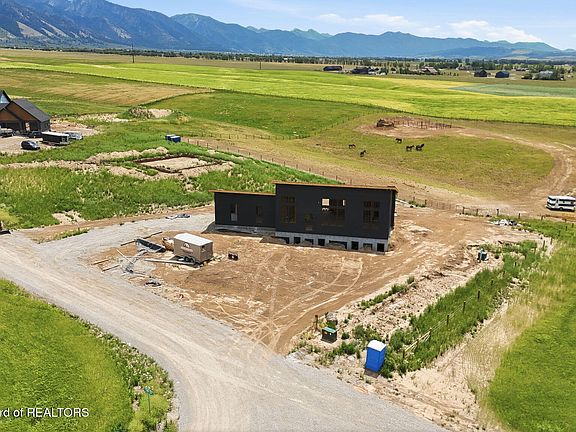 2nd image of 30 Clyde Cir