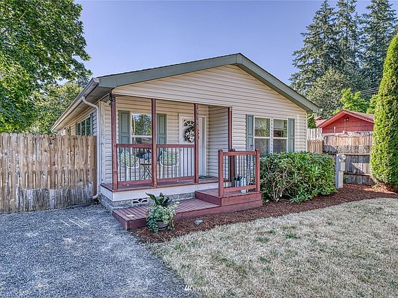 2nd image of 3591 Lakehurst Dr NW