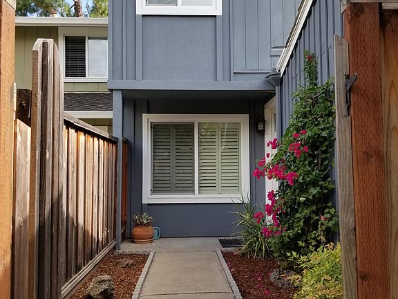 3rd image of 105 Birch Wood Ct