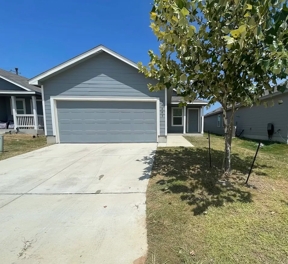 3 bed, 1266 sqft, $1,650 — Photo 1