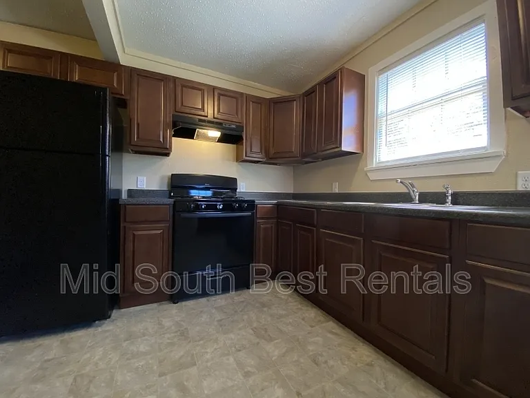 1615.5 N Gum St — Photo 3