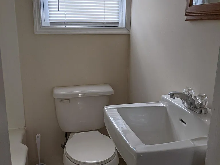 107 S Elmira St #1 — Photo 10