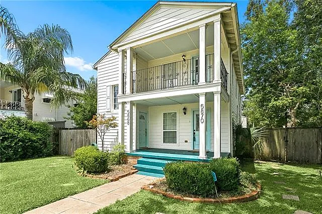 2 bed, 1.0 bath, 900 sqft, $1,750 — Photo 2