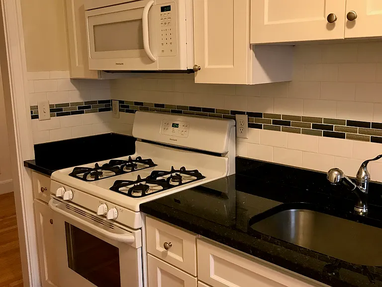 8 Mount Ida St #7 — Photo 8