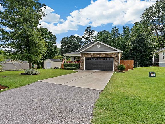 3rd image of 203 Pennwood Ln