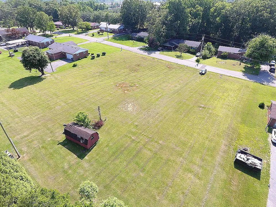 1st image of 208&210 Moss Dr