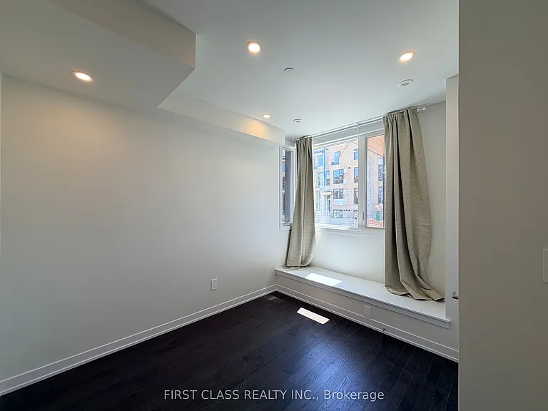 24 Garden Pl #MAIN — Photo 2