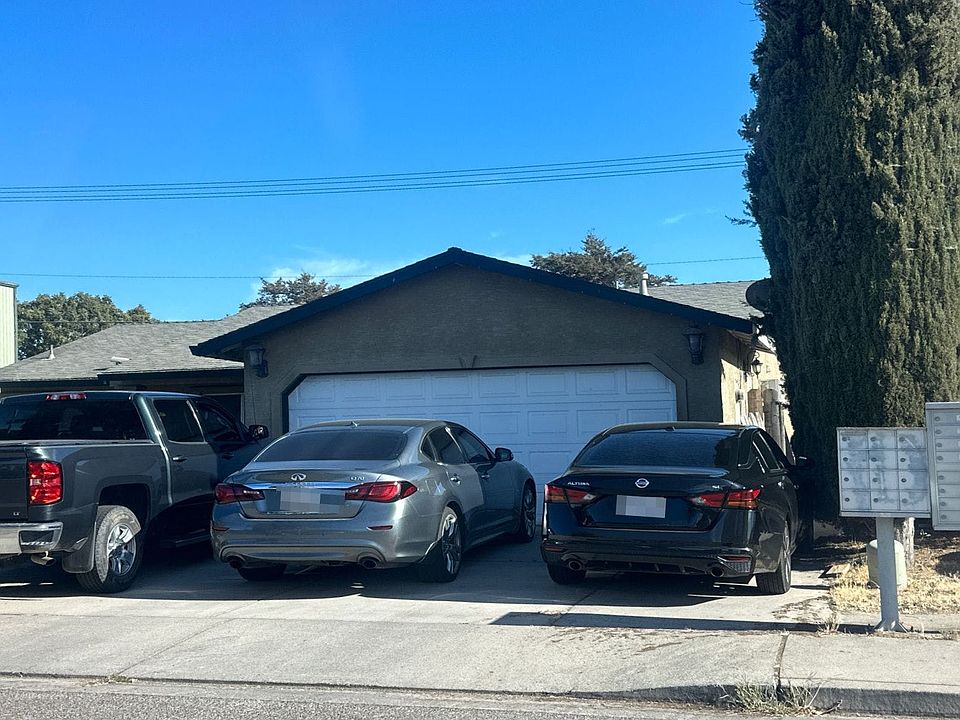 2nd image of 16559 W Carob Ct