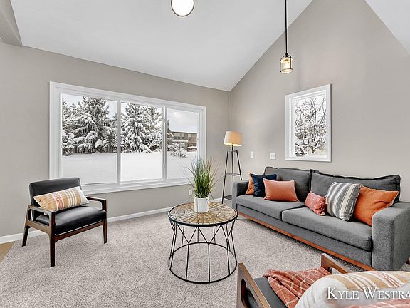 5th image of 2533 Dean Lake Ave NE